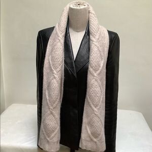 NWOT BANANA REPUBLIC WOOL SCARF WITH IRIDESCENT SEQUIN THROUGHOUT.